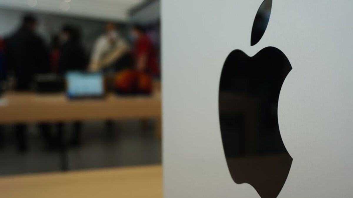 Apple could be using Siri to develop apps for its mixed reality headset