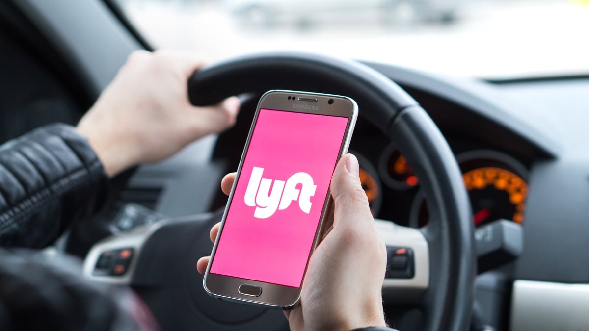 Lyft ditches surge pricing to steal Uber’s customers