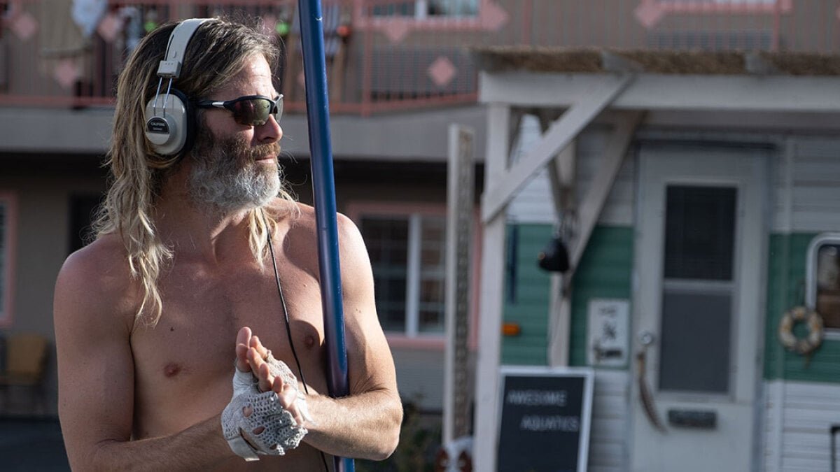 “Review of ‘Poolman’: Evaluating the quality of Chris Pine’s directorial debut”