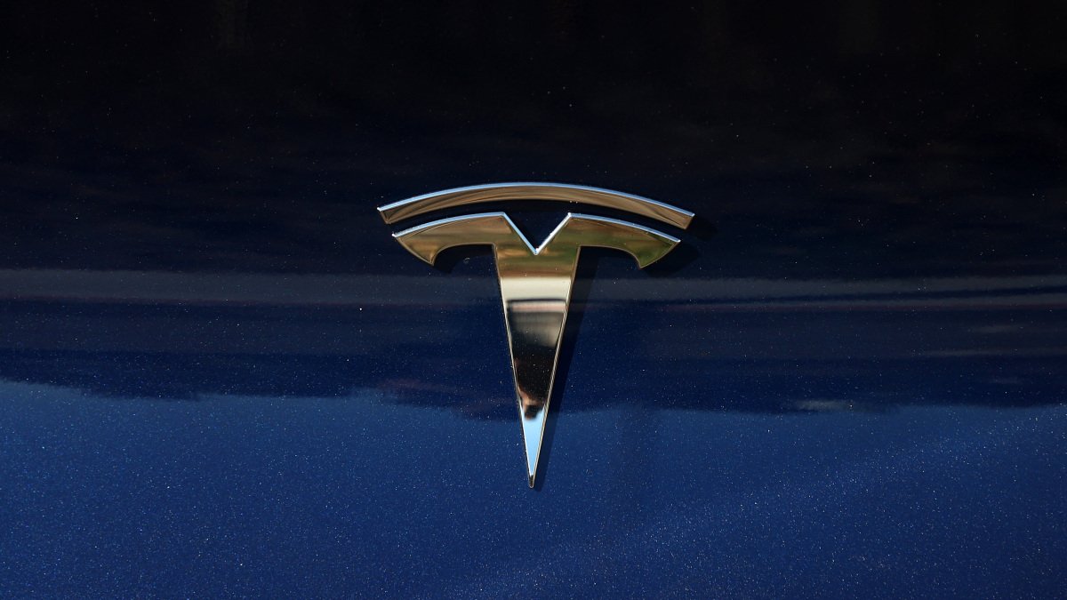 DOJ is conducting an investigation into Tesla’s exaggerations of EV range.