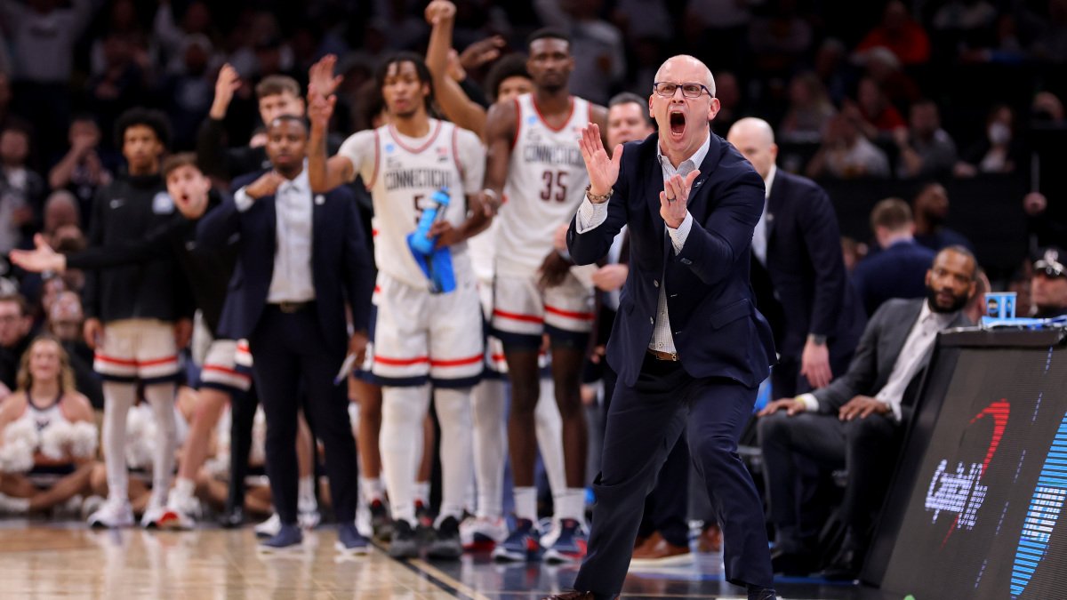 “Strategies for Viewing UConn vs. Illinois Basketball Game Without Cable”