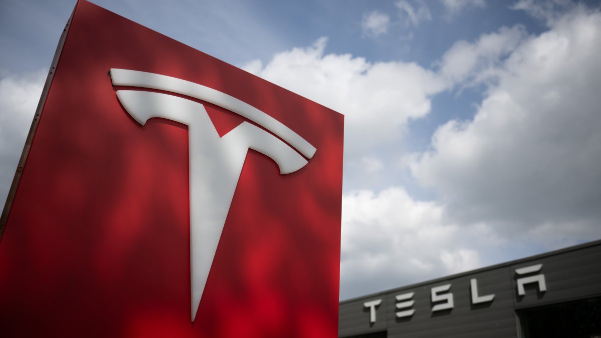 Tesla lays off additional employees following the disbandment of charging team