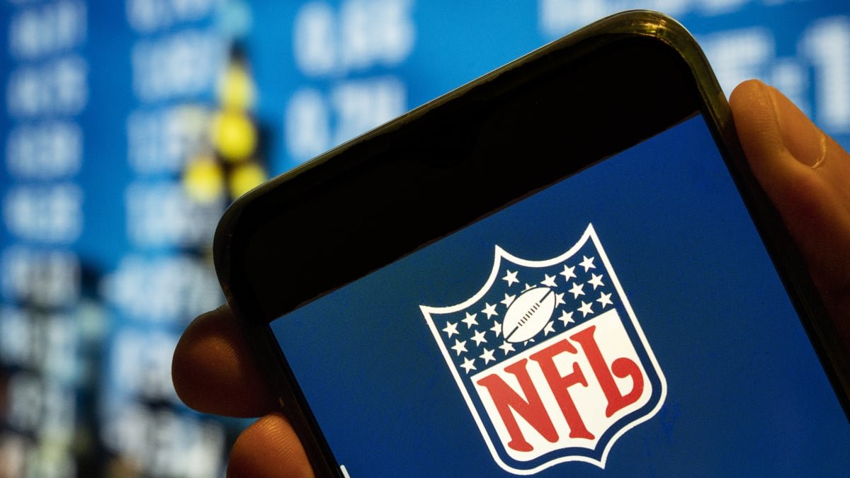 Apple’s new Sports app is a game-changer for NFL and CFB fans on iPhone and Apple Watch!