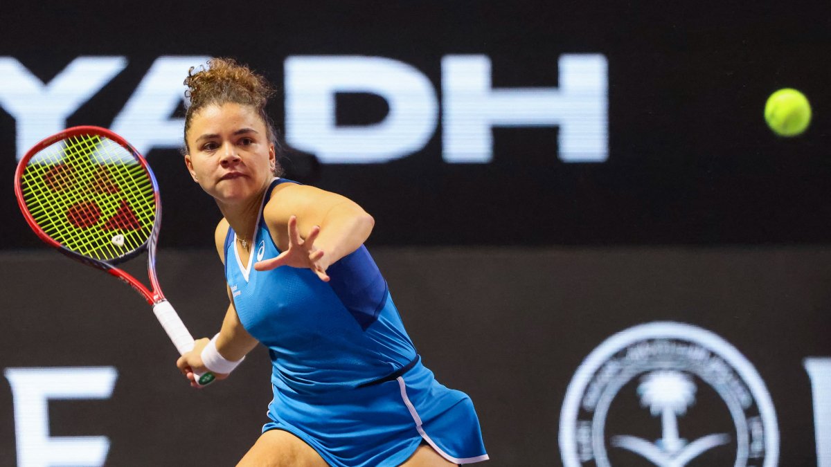 Watch Paolini vs. Zheng in 2024 WTA Finals Online for Free