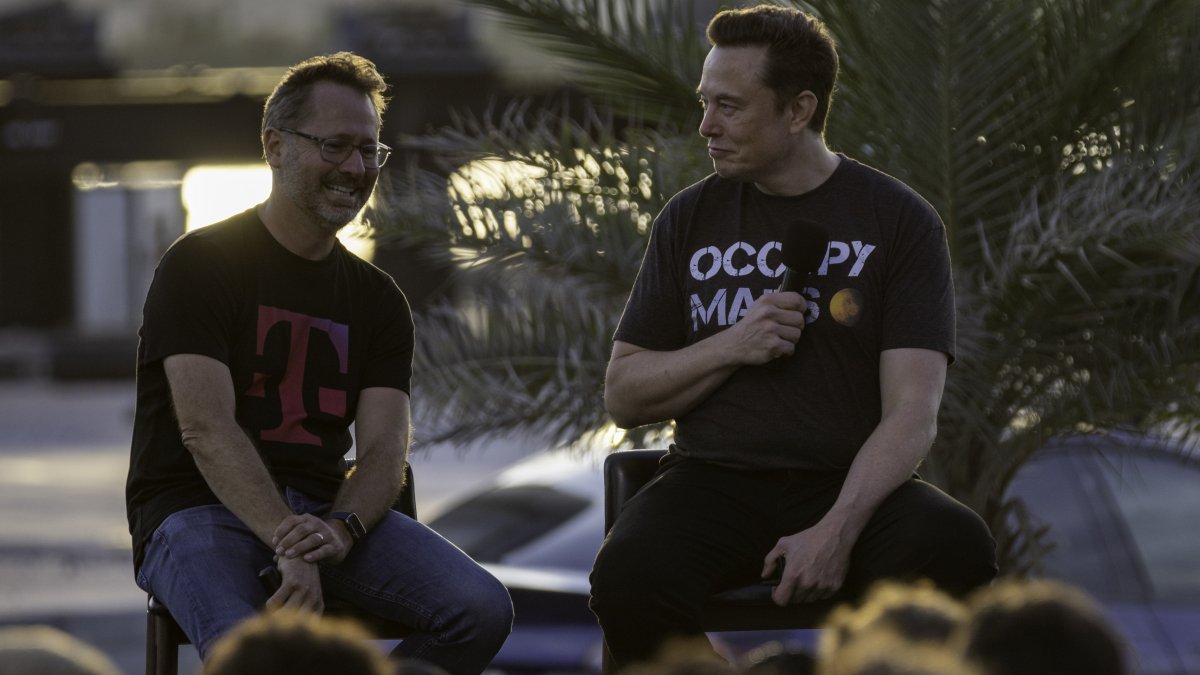 FCC authorizes T-Mobile’s Starlink cellular coverage proposals