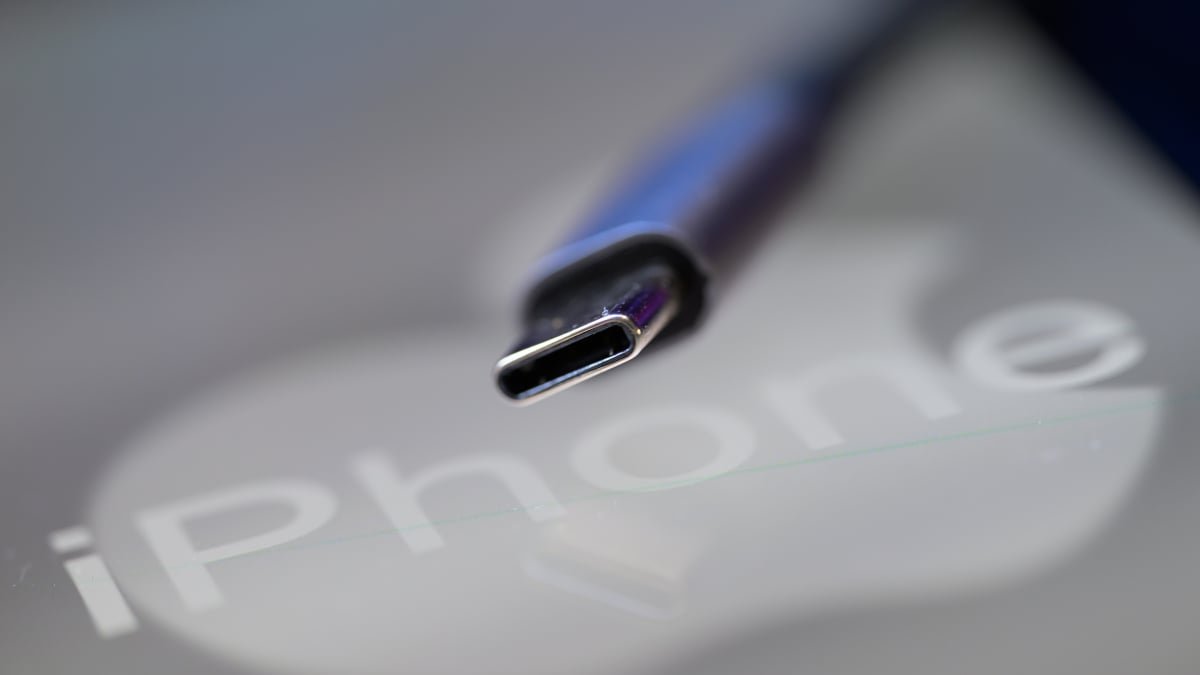 Apple removes iPhone SE and iPhone 14 from stores in the EU