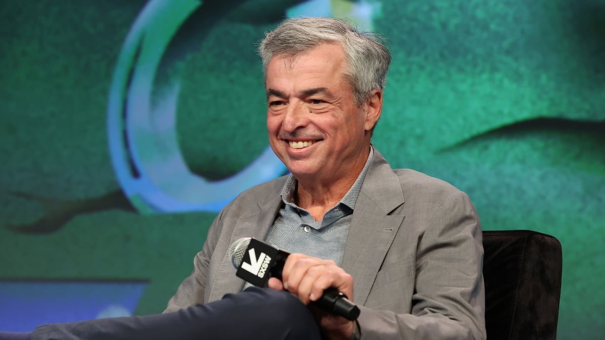 Google’s Stock Drops as Apple Looks into AI Search for Safari