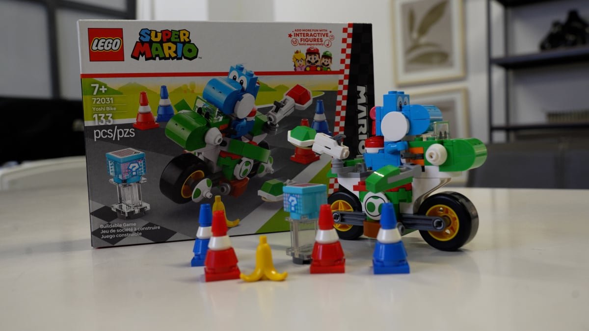 Watch as these Mario Kart Legos come to life with shooting turtle shells
