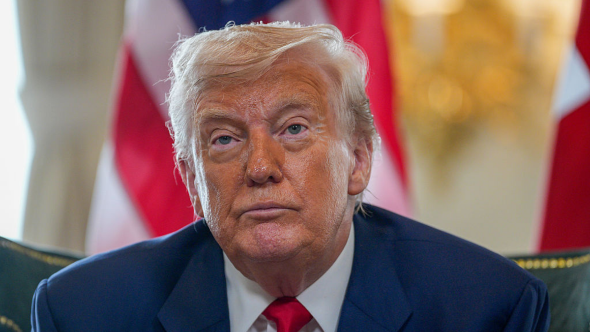 Trump executive order expands investment options for retirement funds by including cryptocurrency in 401(k) portfolios.