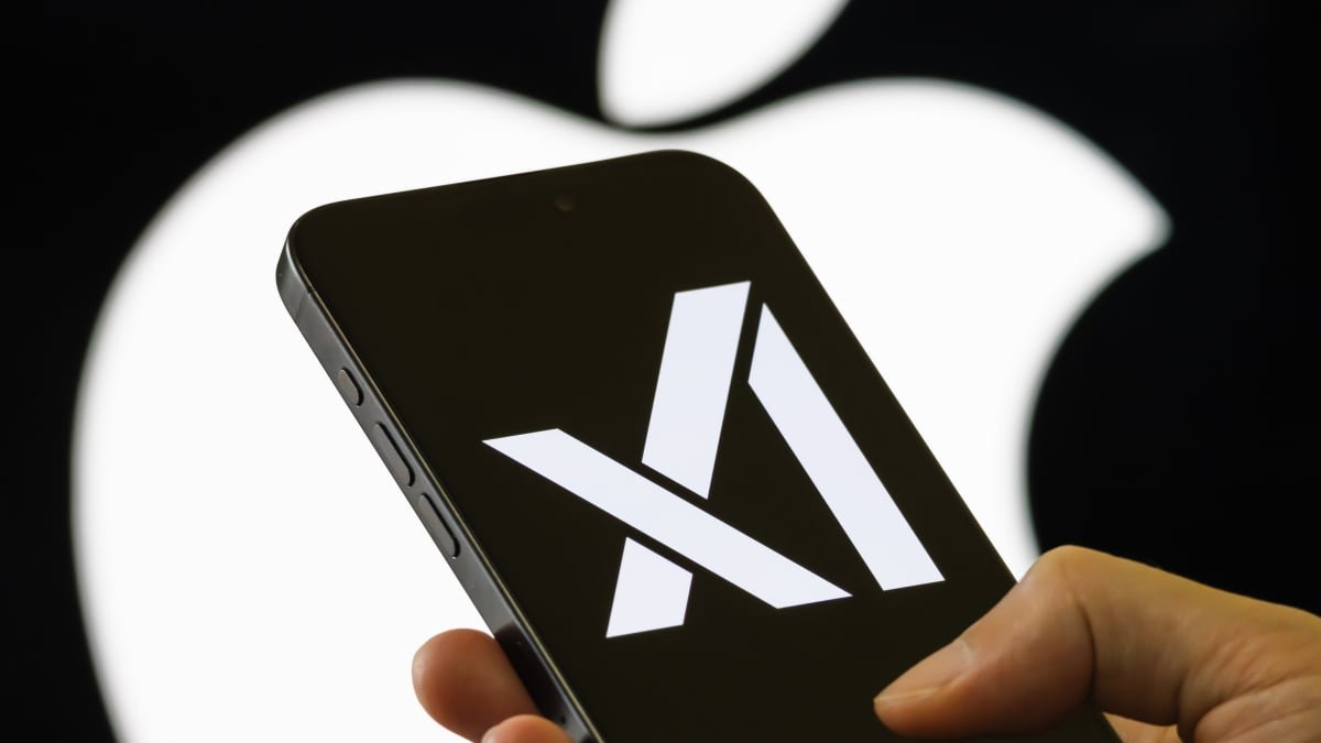 Apple scrutinizes Elon Musk’s claims of an App Store monopoly