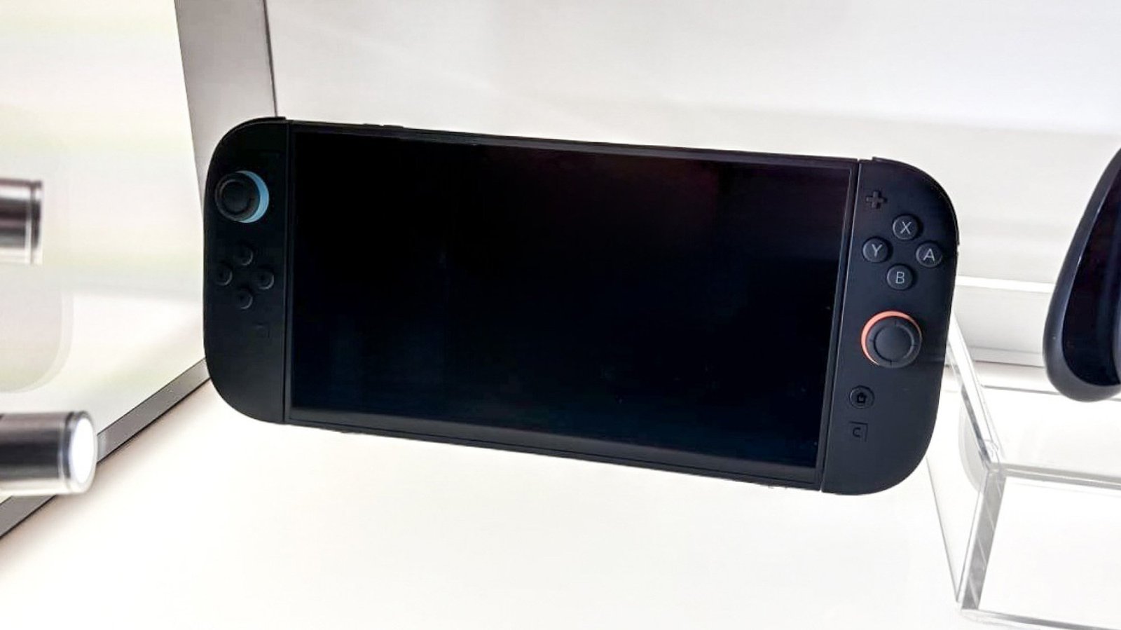 images-3-fill_-size_2000x1124-v1745514741 Nintendo Switch 2 console behind glass display case