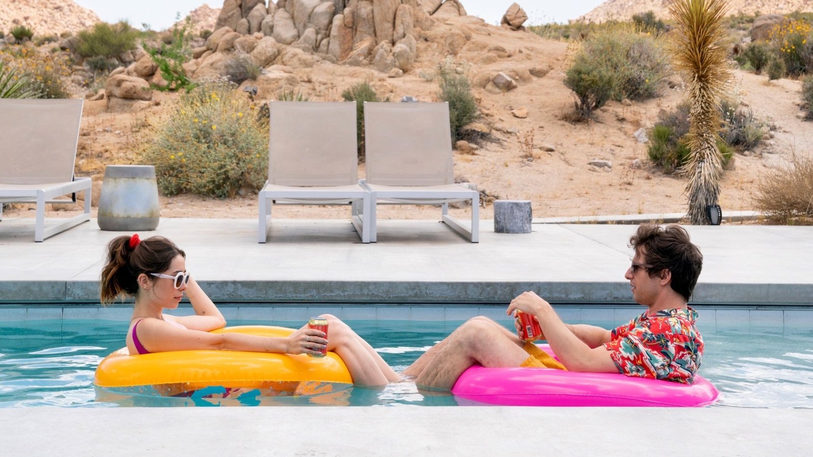 images-4-fill_-size_2000x1125-v1711740100 Cristin Milioti and Andy Samberg in "Palm Springs."
