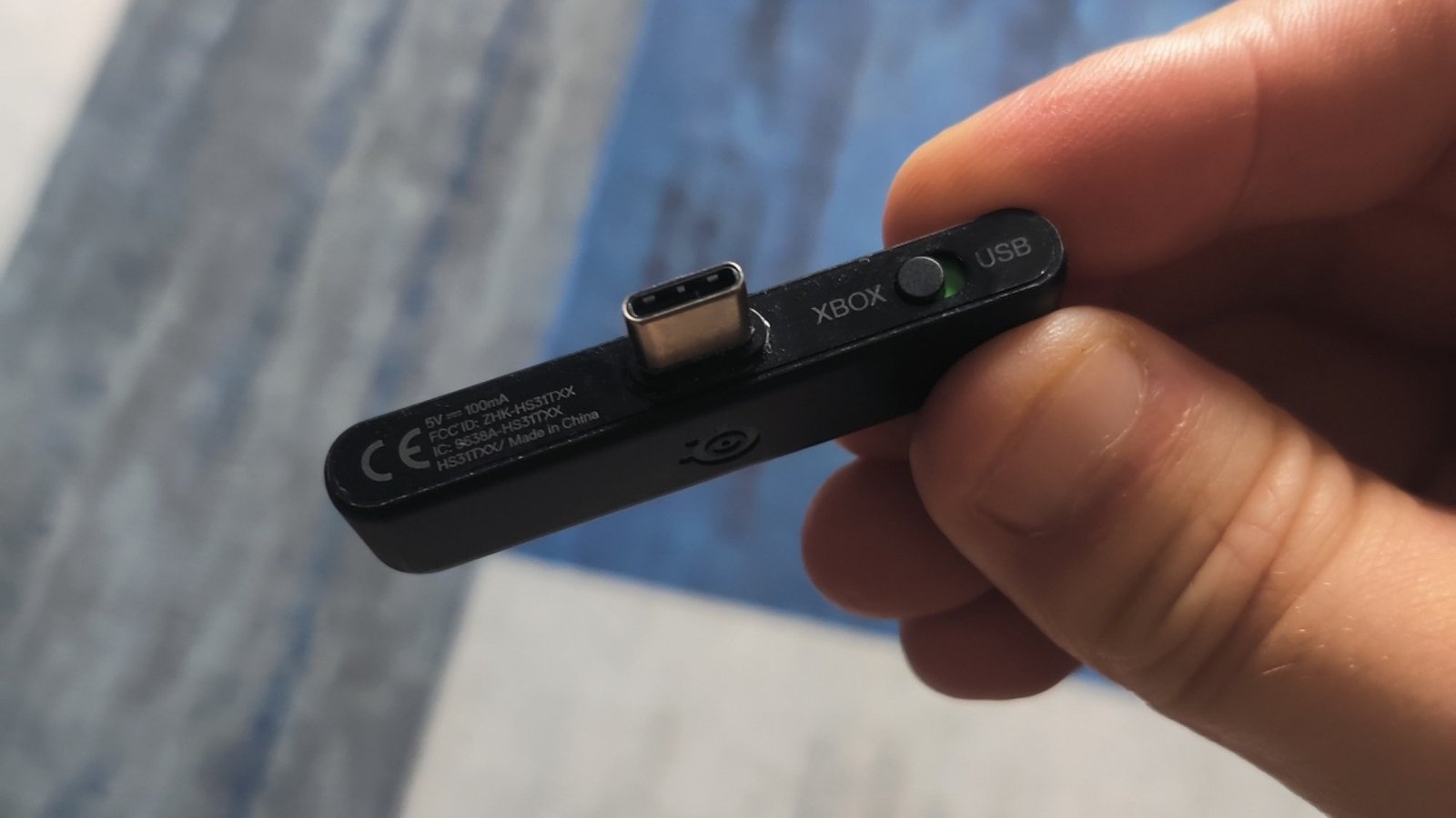 images-4-fill_-size_2000x1125-v1753272697 The USB-C dongle for the SteelSeries Arctis Nova 7X Wireless gaming headset in 'Xbox' mode
