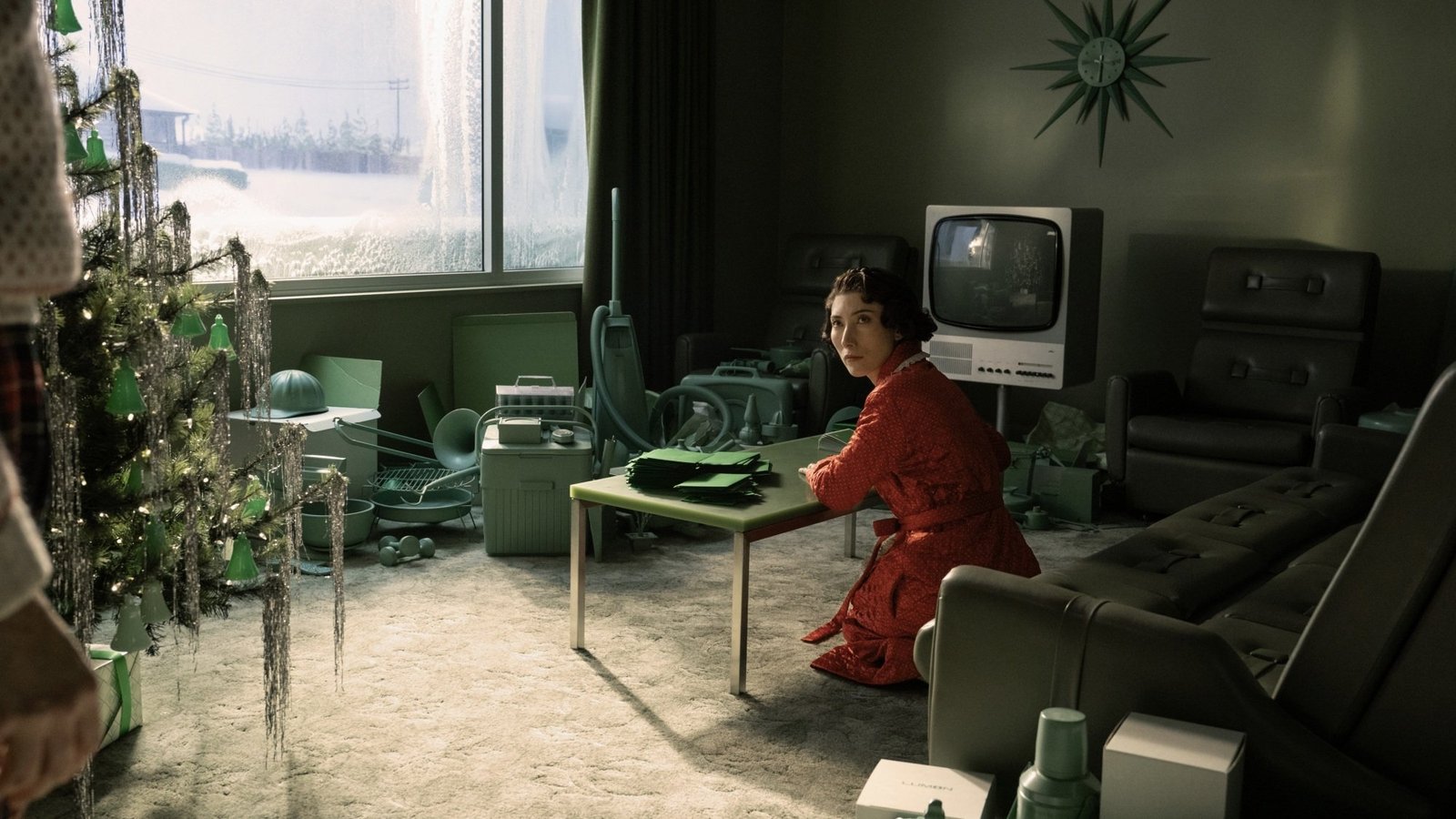 images-5-fill_-size_2000x1125-v1740745341 Dichen Lachman in "Severance."